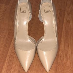 Nude Pointy Pumps